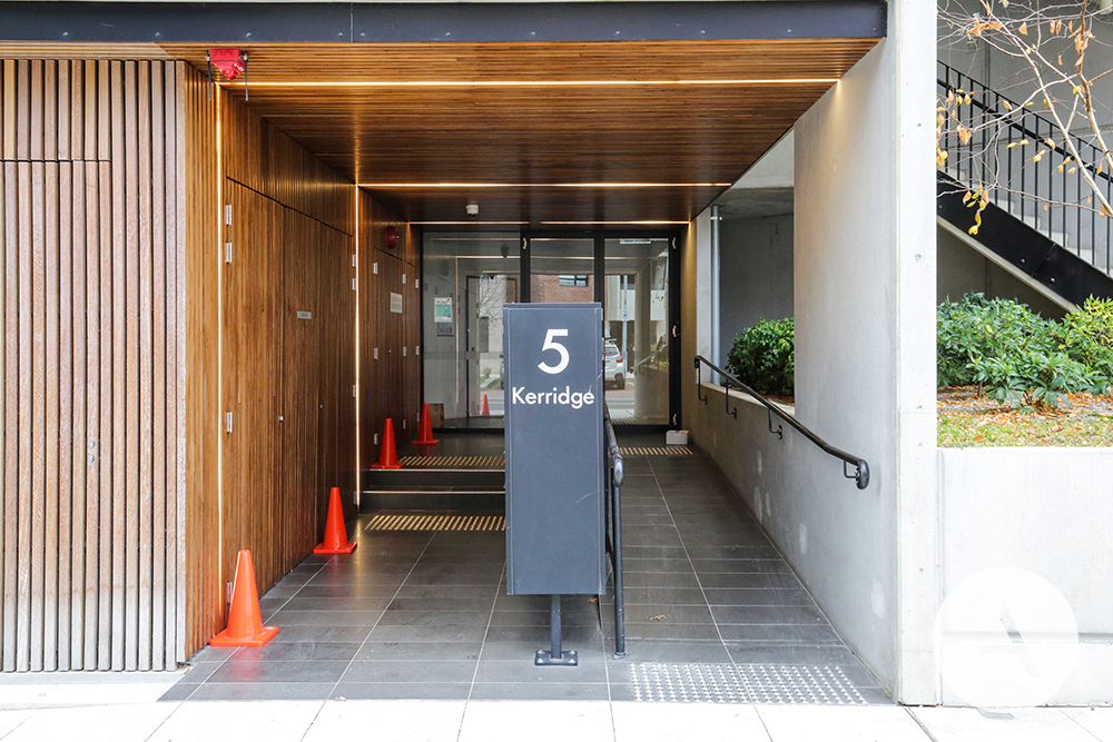 b42601013f4040a1ae8feb375d006f5a-Kingston-2026-04-08-044446-2