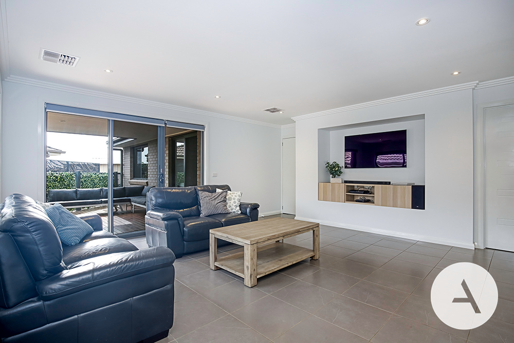 b4280122f1684e399a1c1bf9b222641e-Casey-2026-04-10-052419-5