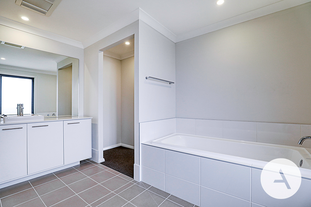 b46a0160bd5247d6b6fefb4c335c5a3c-Whitlam-2026-06-15-062842-15